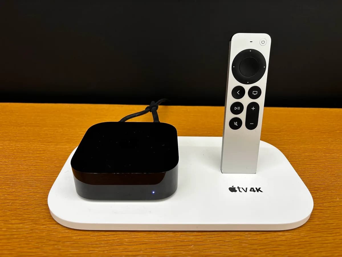 Boîtier Apple TV 4K et télécommande Siri Remote